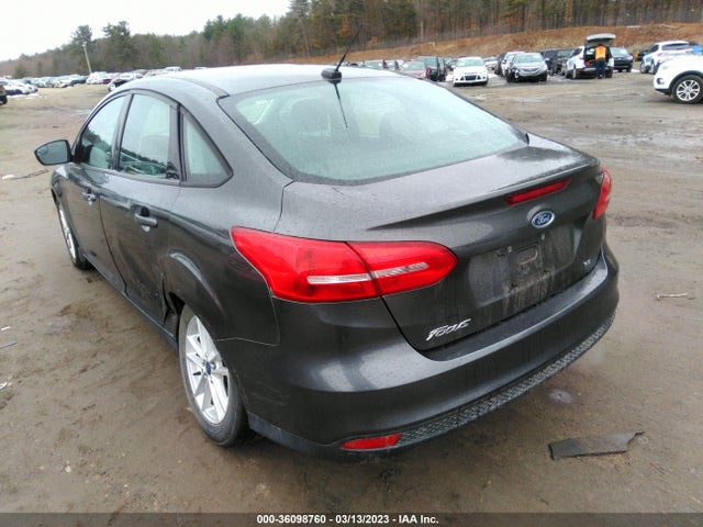 2016 Ford Focus, VIN: 1FADP3F22GL221749