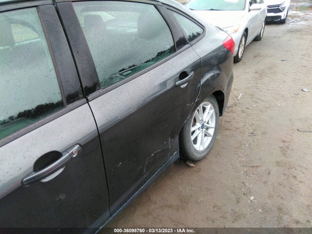 2016 Ford Focus, VIN: 1FADP3F22GL221749
