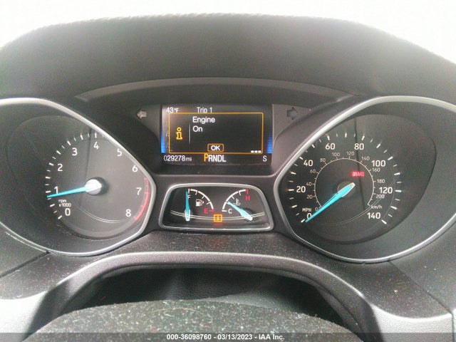 2016 Ford Focus, VIN: 1FADP3F22GL221749