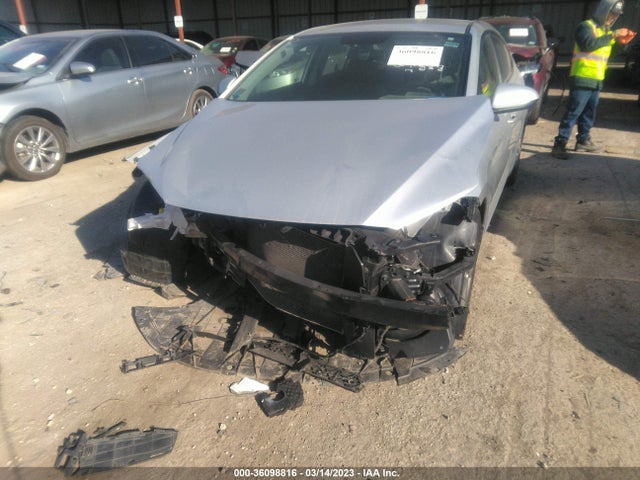 2018 HYUNDAI ELANTRA SEL VIN: 5NPD84LF9JH324036