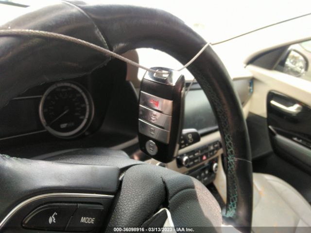 KNDCE3LC6H5057811 KIA Niro Touring
