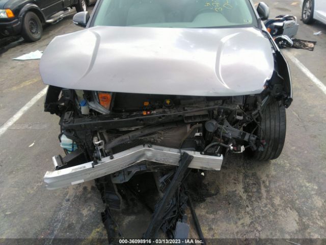 KNDCE3LC6H5057811 KIA Niro Touring