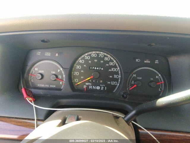 2003 FORD CROWN VICTORIA STANDARD VIN: 2FAFP73W53X170381