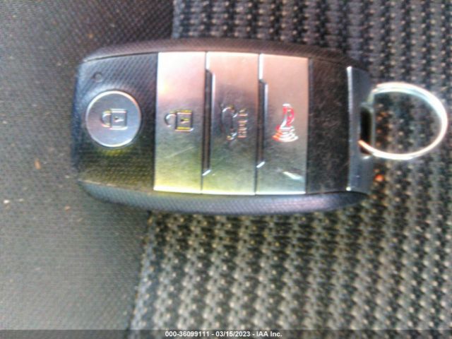 KNDCB3LC1K5217190 KIA NIRO LX