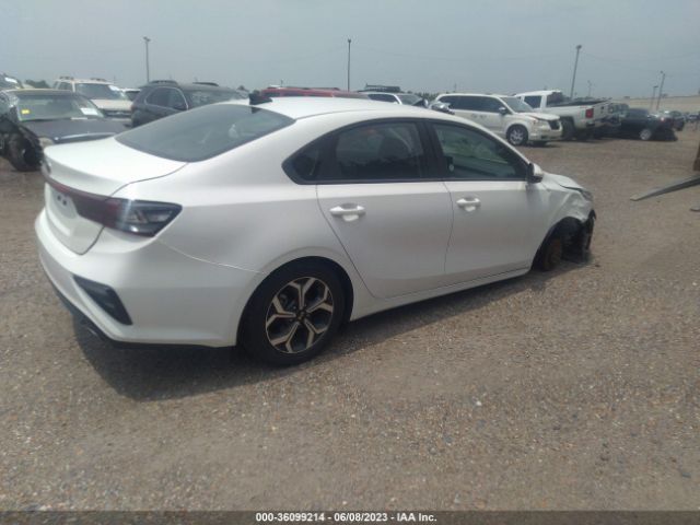 3KPF24ADXME314846 KIA Forte Lxs