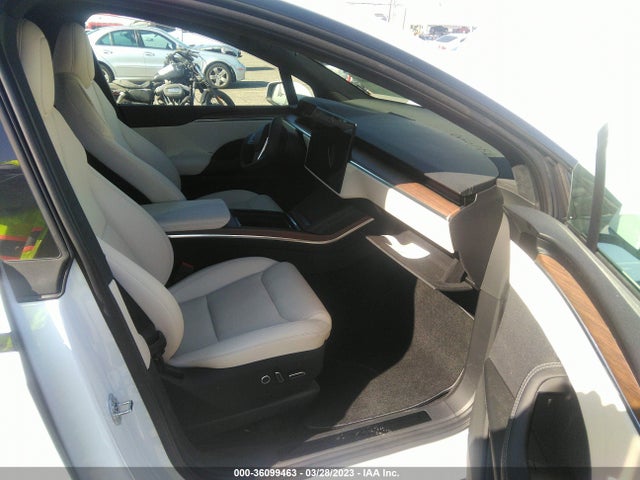 2023 Tesla Model X, VIN: 7SAXCDE51PF377453