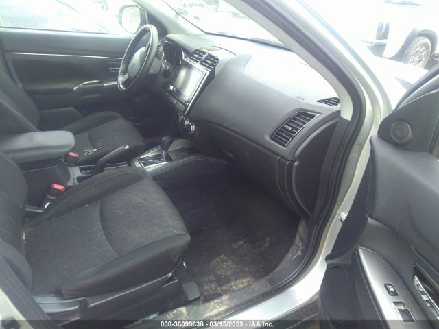 JA4APVAU1MU005649 Mitsubishi Outlander Sport Se