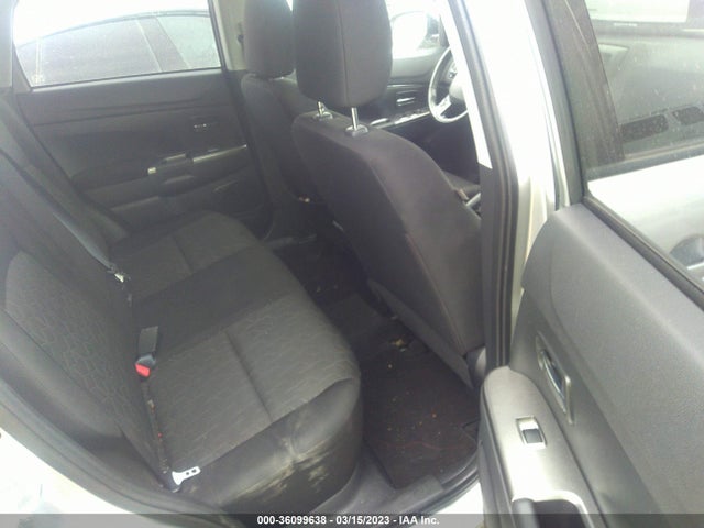 JA4APVAU1MU005649 Mitsubishi Outlander Sport Se
