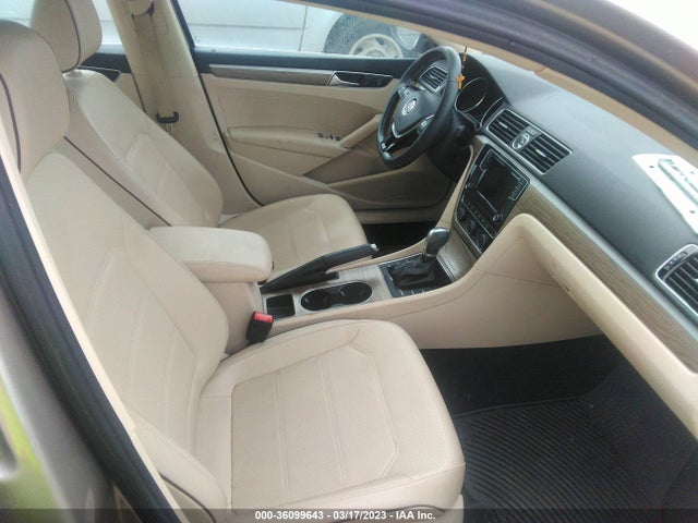 1VWBS7A34GC047638 Volkswagen Passat 1.8t Se W/technology