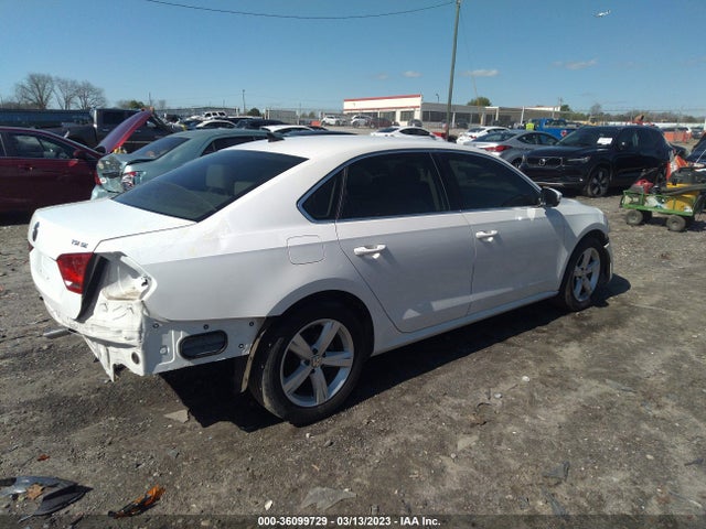 1VWBS7A3XFC041938 Volkswagen Passat 1.8t Se