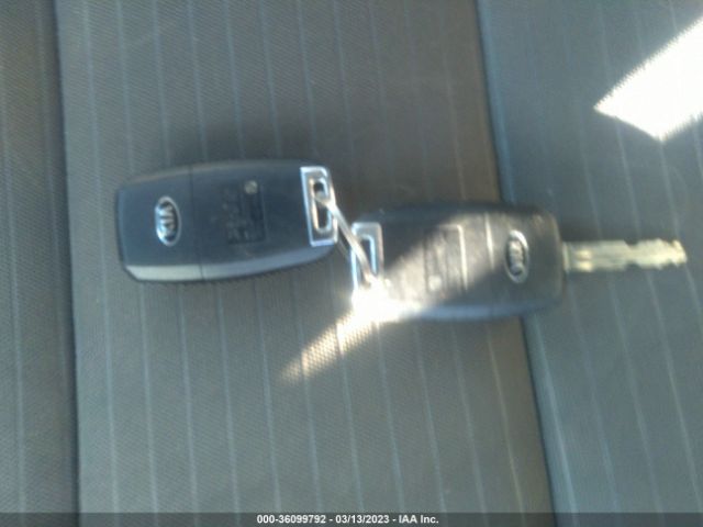 3KPFL4A7XJE171710 KIA FORTE LX