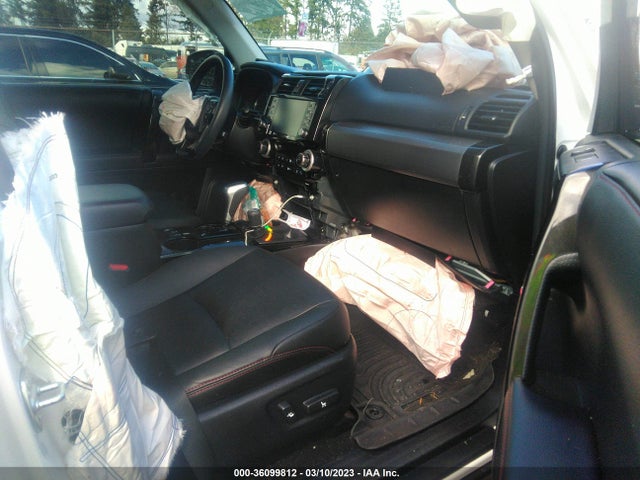 Toyota 4RUNNER SR5 2020 JTEBU5JR3L5758635 Image 6