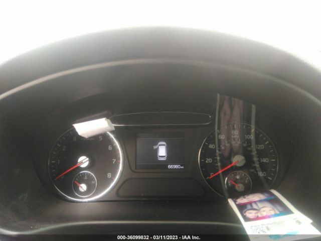 5XYPGDA30KG476871 KIA SORENTO LX