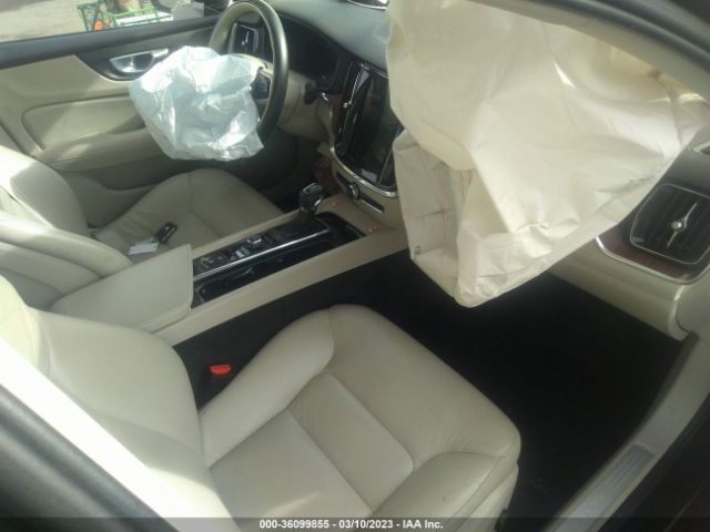 7JR102FK1MG092596 Volvo S60 Momentum
