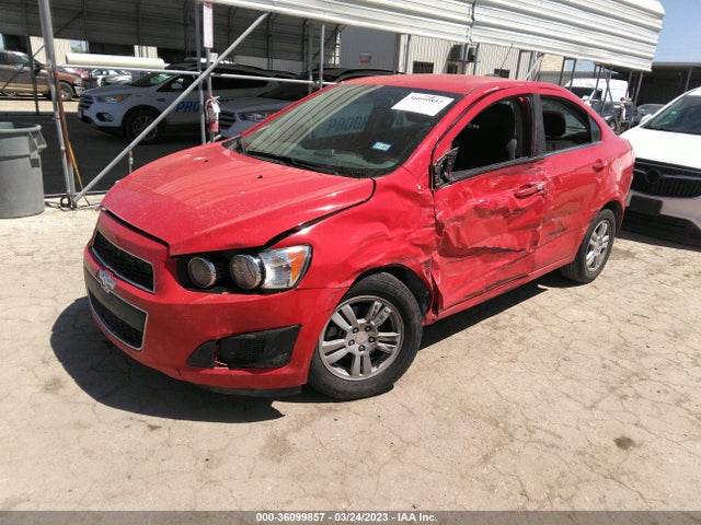 Chevrolet SONIC LT 2016 1G1JC5SH7G4140098 Image 2
