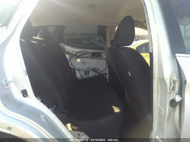 JN1BJ1CR8JW250335 Nissan Rogue Sport S