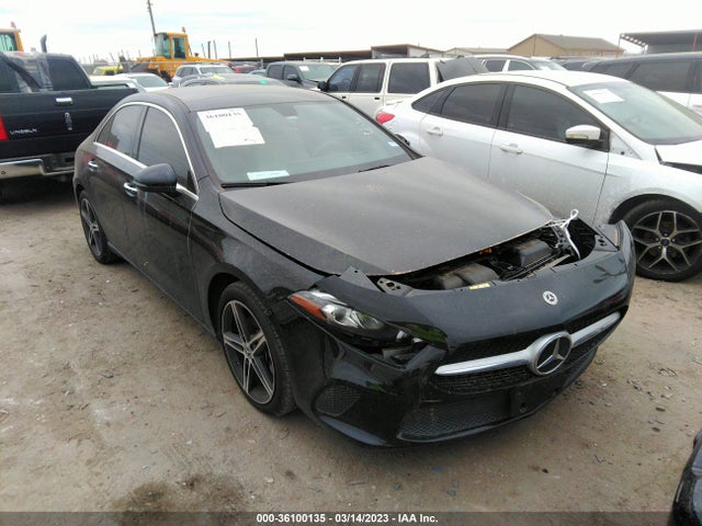 2021 W1K3G4EB6MJ292964 main image