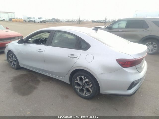3KPF24AD9ME272248 KIA Forte Lxs
