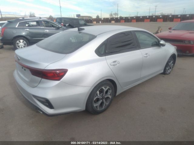 3KPF24AD9ME272248 KIA Forte Lxs