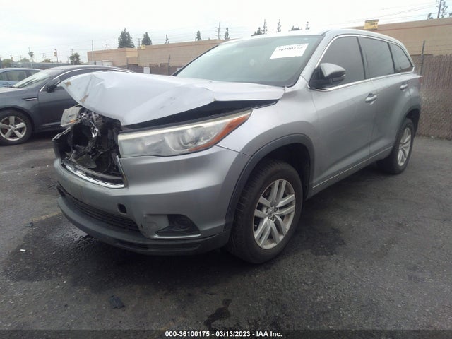 Toyota Highlander Le 2015 5TDZKRFH2FS060712 Image 2