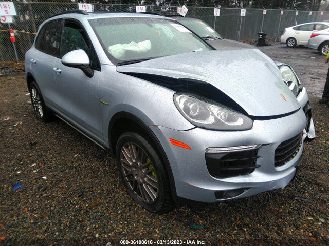 2016 Porsche Cayenne, VIN: WP1AE2A29GLA17145