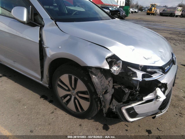 WVWKP7AU5GW908935 Volkswagen E-golf Se