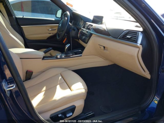 WBA8B9G35HNU52667 BMW 3 Series 330i