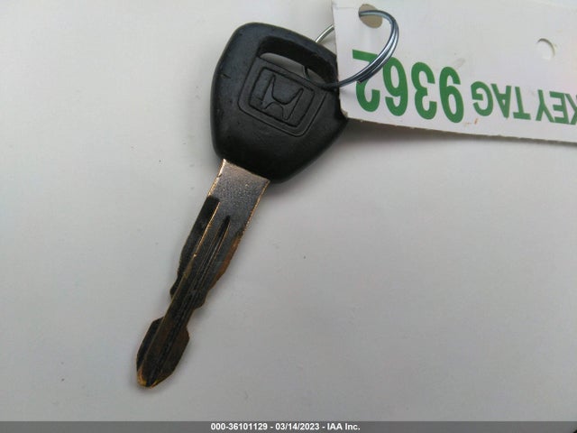 2000 HONDA ACCORD SDN LX VIN: 1HGCG6654YA045710