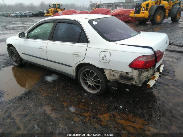 2000 HONDA ACCORD SDN LX VIN: 1HGCG6654YA045710