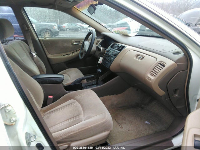 2000 HONDA ACCORD SDN LX VIN: 1HGCG6654YA045710