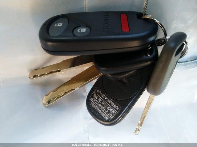 2003 HONDA PILOT EX VIN: 2HKYF18563H599369