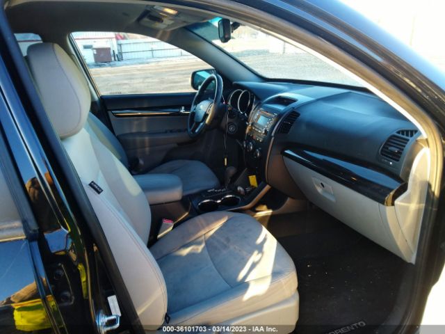 5XYKTCA68CG216441 KIA SORENTO LX