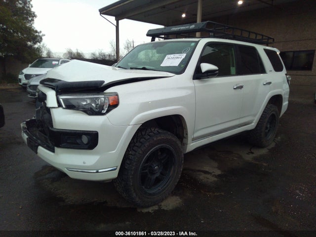 Toyota 4RUNNER SR5 2018 JTEBU5JR9J5534265 Image 2