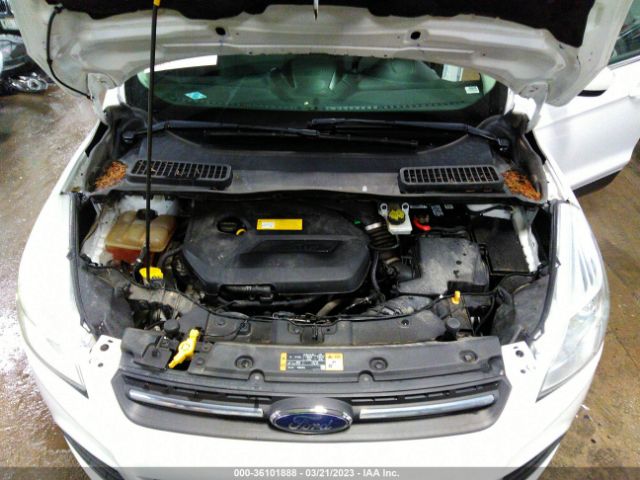 1FMCU9GXXGUC16249 Ford ESCAPE SE
