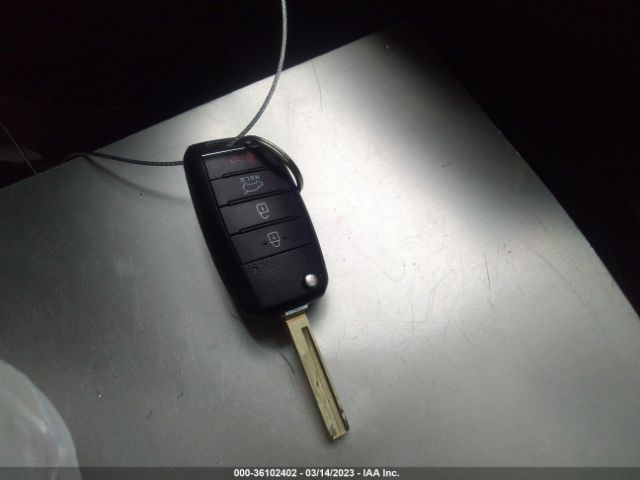 5XYPG4A37KG569127 KIA SORENTO LX