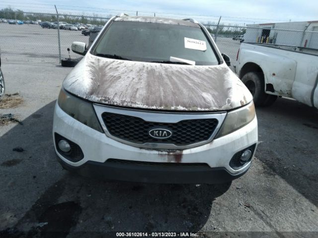 5XYKT3A6XDG380226 KIA SORENTO LX