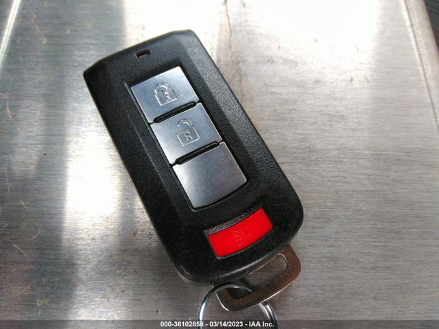 JA4AD3A39FZ011497 Mitsubishi Outlander Se