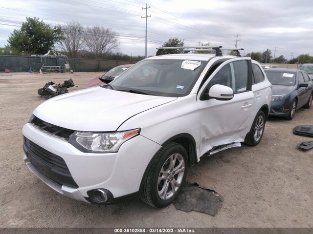 JA4AD3A39FZ011497 Mitsubishi Outlander Se