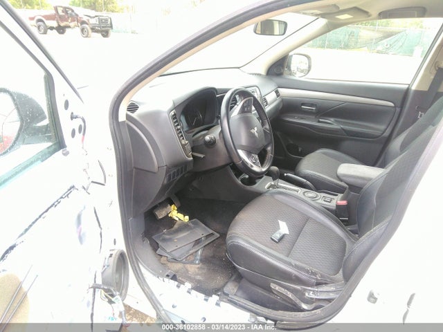 JA4AD3A39FZ011497 Mitsubishi Outlander Se
