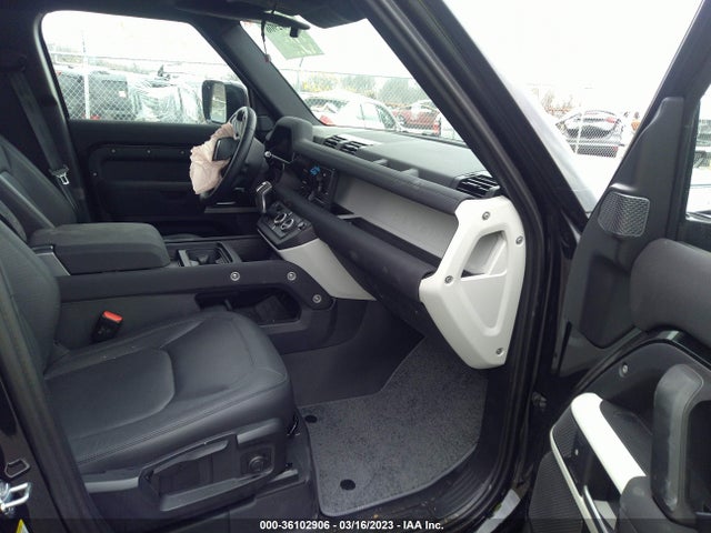 2023 Land Rover Defender, VIN: SALEJ7EX7P2132925