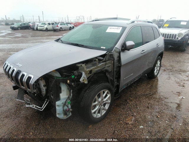 1C4PJLCB2JD560672 Jeep Cherokee Latitude