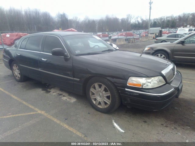 Lincoln Town Car Executive L W/livery Pkg 2011 2LNBL8EV9BX754033 main image