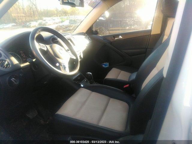 2016 VOLKSWAGEN TIGUAN S VIN: WVGAV7AX2GW581529