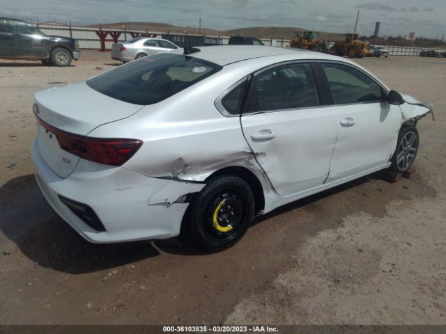 3KPF54AD2ME309390 KIA FORTE EX