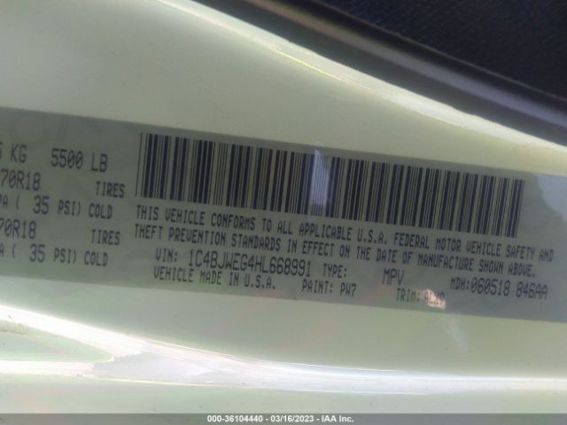 1C4BJWEG4HL668991 Jeep Wrangler Unlimited Sahara