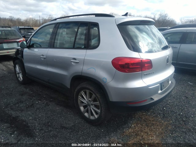 WVGAV7AX7HK043269 Volkswagen TIGUAN