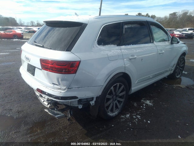 WA1LHAF70JD040082 Audi Q7 Premium Plus