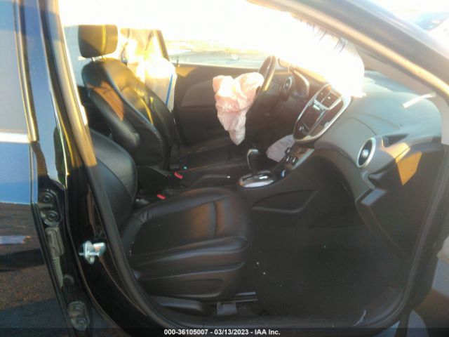 Chevrolet Sonic Premier 2019 1G1JF5SB8K4122057 Image 5