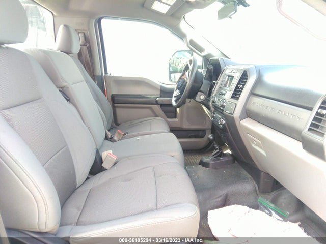 2018 Ford F-550, VIN: 1FDUF5HYXJEB99825