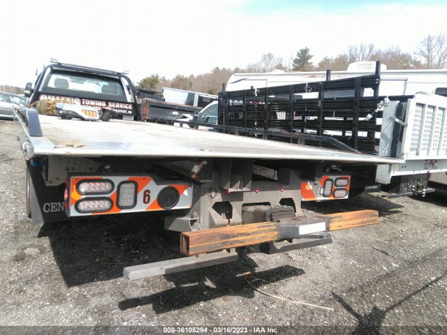 2018 Ford F-550, VIN: 1FDUF5HYXJEB99825